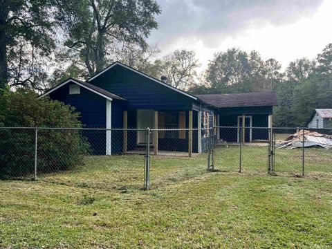 A home in Silsbee