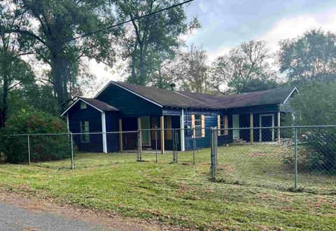 A home in Silsbee