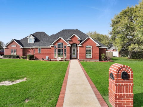 Photo of 520 Meadow Lane, Winnie, TX 77665 (MLS # 270383)