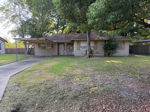 Photo of 1810 N 11th St, Orange, TX 77630 (MLS # 270476)
