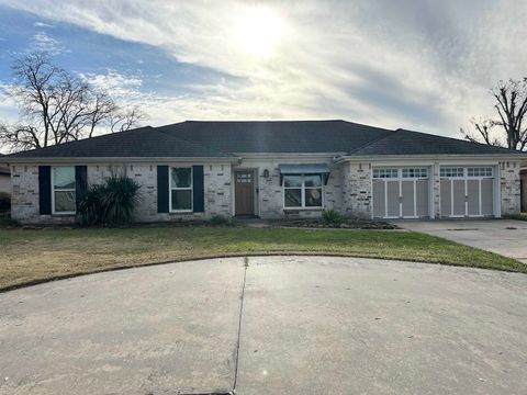 A home in Port Neches