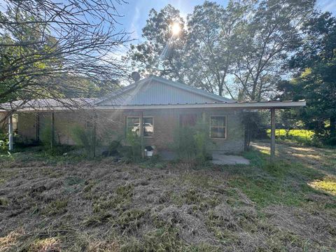 A home in Kirbyville