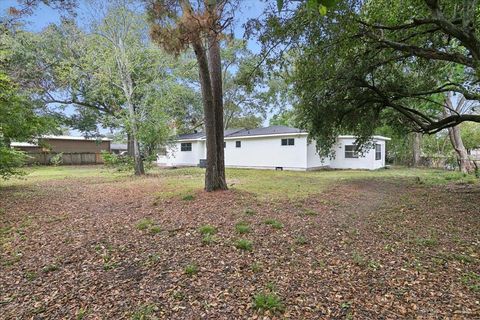 A home in Groves