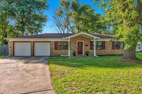 Photo of 8630 Chateau Circle, Beaumont, TX 77707 (MLS # 263666)