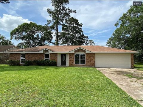 A home in Vidor