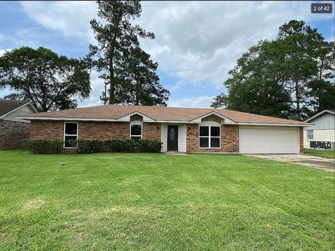 A home in Vidor