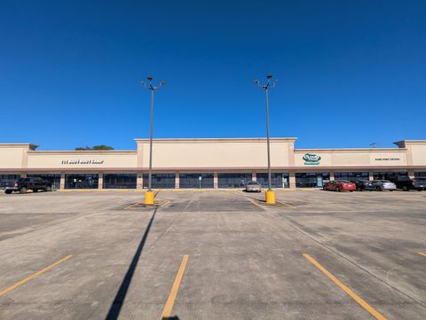 Photo of 401 Memorial Fwy, Nederland, TX 77627 (MLS # 264178)