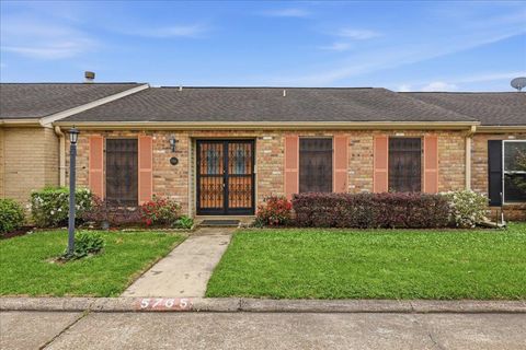 Photo of 5765 Townhouse Lane, Beaumont, TX 77707 (MLS # 265777)