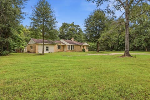 Photo of 985 Hwy 12 E, Deweyville, TX 77614 (MLS # 270100)