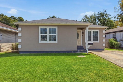 Photo of 4917 Garfield Ave, Groves, TX 77619 (MLS # 270643)