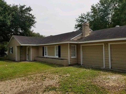 Photo of 470 County Road 857, Buna, TX 77612 (MLS # 262196)