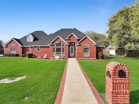 Photo of 520 Meadow Lane, Winnie, TX 77665 (MLS # 266241)