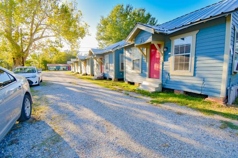 Photo of 210 College St, Orange, TX 77630 (MLS # 264566)