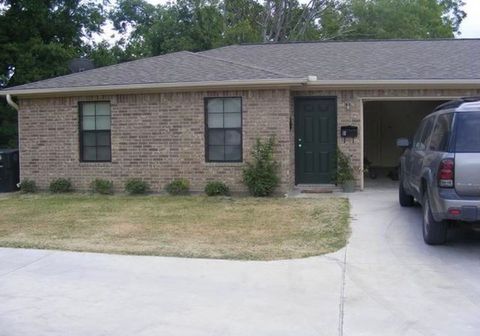 Photo of 6116 willis st Unit A, Groves, TX 77619 (MLS # 264242)
