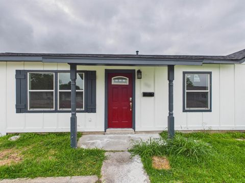 Property photo of 300 Linkwood, Port Arthur, TX 77640