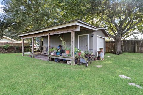 A home in Port Neches