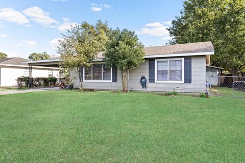 A home in Port Neches