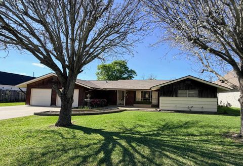 Photo of 2134 5th St, Port Neches, TX 77651 (MLS # 265963)