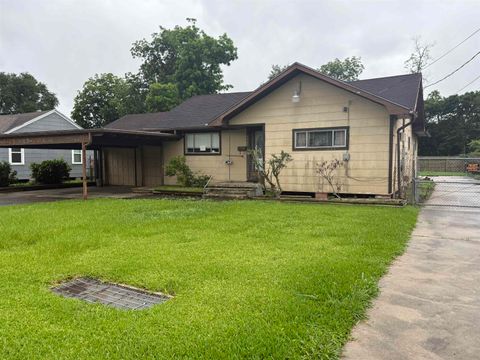 Photo of 4445 Wilson, Groves, TX 77619 (MLS # 267830)