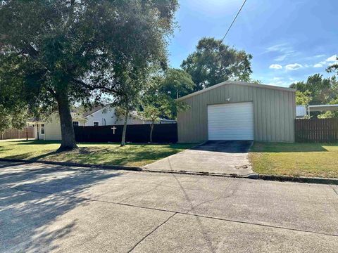 A home in Port Neches