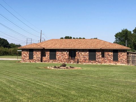 Photo of 2543 W Norman Circle, Orange, TX 77630 (MLS # 267839)