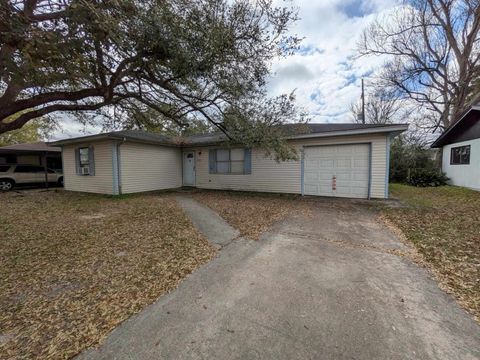 Photo of 3529 Bowling Lane, Orange, TX 77630 (MLS # 265577)