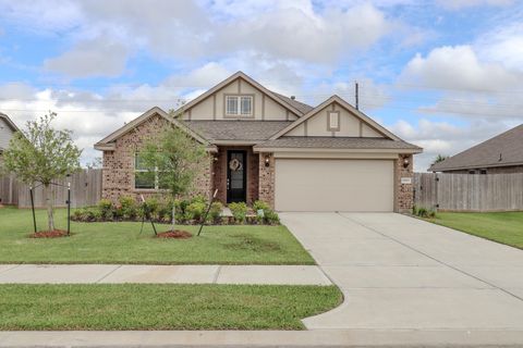 Single Family Residence in Mont Belvieu TX 15207 Lakewood Ave.jpg