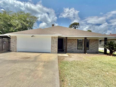 Photo of 6449 Plaza, Groves, TX 77619 (MLS # 266774)