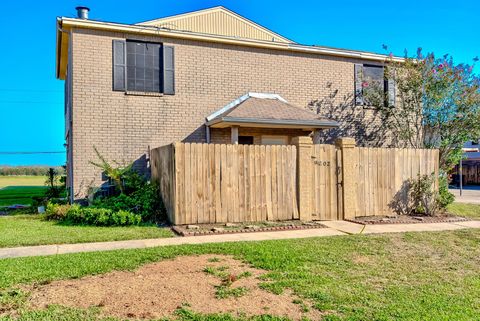 Photo of 9202 Glen Meadow, Beaumont, TX 77706 (MLS # 263526)