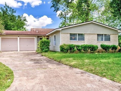 Photo of 180 Sparrow Way, Beaumont, TX 77707 (MLS # 269898)