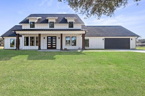 Property photo of 847 W Buccaneer Dr., Winnie, TX 77665