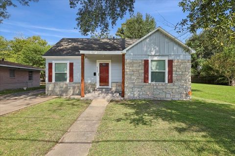 Photo of 4555 Hartel St, Beaumont, TX 77705 (MLS # 263690)