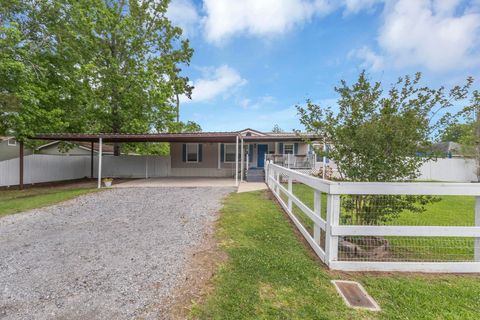 Photo of 420 W Hartel, Sour Lake, TX 77659 (MLS # 266688)