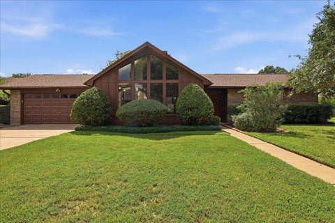 Photo of 8405 Hollow Bend Ln, Port Arthur, TX 77642 (MLS # 271473)