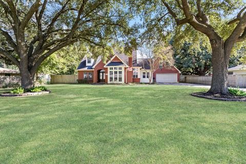 A home in Port Neches