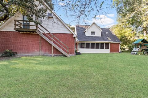 A home in Port Neches