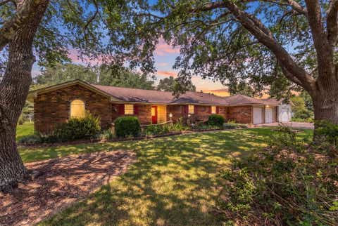 Photo of 1728 Huntsman, Orange, TX 77632 (MLS # 270043)