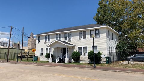 Photo of 875 Neches, Beaumont, TX 77701 (MLS # 263625)