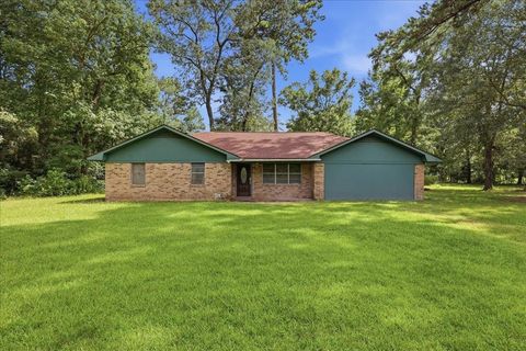 Photo of 620 Greenbriar, Vidor, TX 77662 (MLS # 269414)