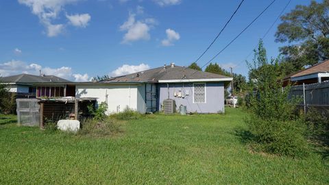 A home in Groves