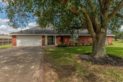 Photo of 9008 Oak Vista, Orange, TX 77630 (MLS # 271760)