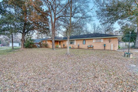 A home in Vidor