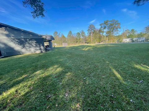 A home in Vidor