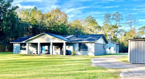 A home in Vidor