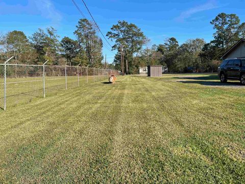 A home in Vidor