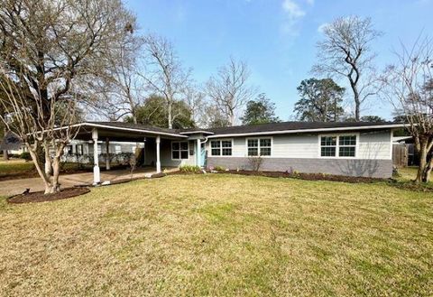 Photo of 760 Wade Street, Beaumont, TX 77706 (MLS # 265531)