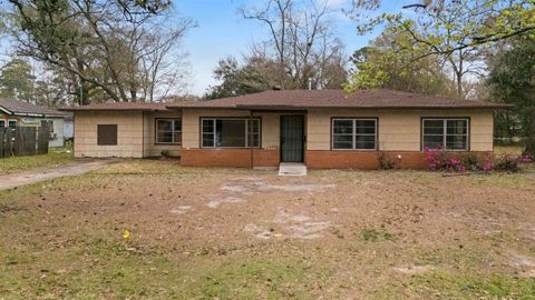 Photo of 4510 El Paso, Beaumont, TX 77703 (MLS # 266247)