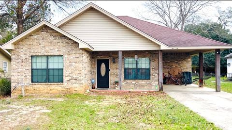 Photo of 147 County road 817, Buna, TX 77612 (MLS # 264207)