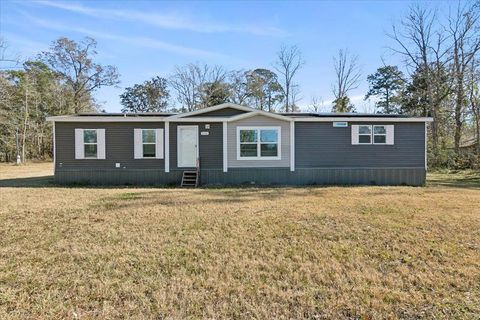 Photo of 2330 Indian Hill Dr, Silsbee, TX 77656 (MLS # 263442)