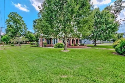 A home in Groves